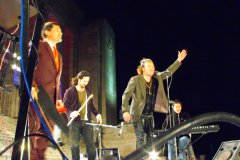 Junto a Popono